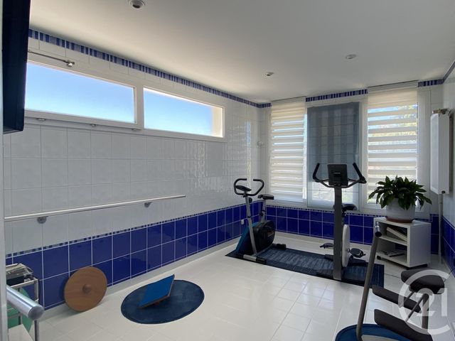 Afficher la photo en grand maison à vendre - 7 pièces - 400.0 m2 - LE CREUSOT - 71 - BOURGOGNE - Century 21 Agence De La Verrerie