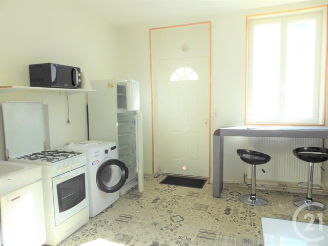 Appartement F1 à louer - 1 pièce - 30.25 m2 - LE CREUSOT - 71 - BOURGOGNE - Century 21 Agence De La Verrerie Appartement F1 à louer - 1 pièce - 30.25 m2 - LE CREUSOT - 71 - BOURGOGNE - Century 21 Agence De La Verrerie