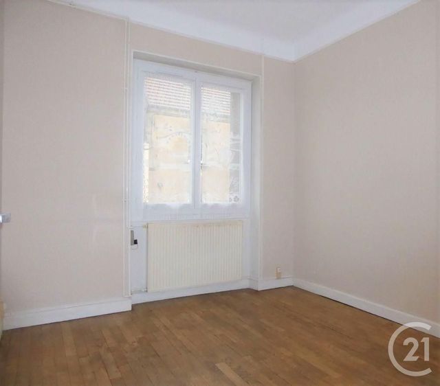 Afficher la photo en grand Appartement T3 à louer - 3 pièces - 65.0 m2 - LE CREUSOT - 71 - BOURGOGNE - Century 21 Agence De La Verrerie
