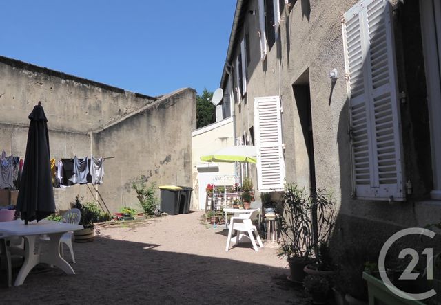 Afficher la photo en grand Appartement T3 à louer - 3 pièces - 65.0 m2 - LE CREUSOT - 71 - BOURGOGNE - Century 21 Agence De La Verrerie