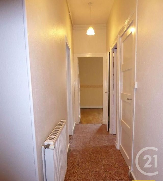 Afficher la photo en grand Appartement T3 à louer - 3 pièces - 65.0 m2 - LE CREUSOT - 71 - BOURGOGNE - Century 21 Agence De La Verrerie
