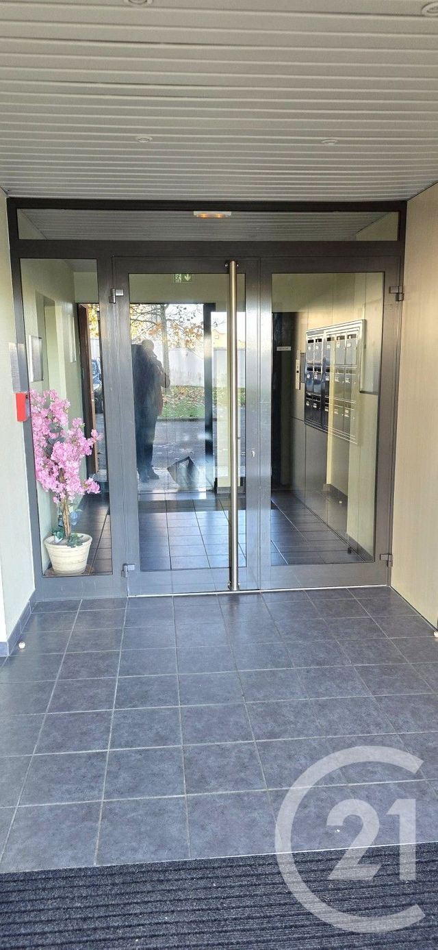 Appartement F4 à vendre - 4 pièces - 87.4 m2 - LE CREUSOT - 71 - BOURGOGNE - Century 21 Agence De La Verrerie